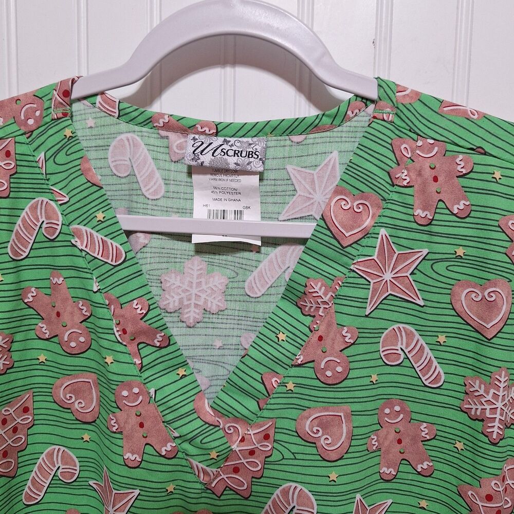 UA‎ Scrubs Womens 4X Gingerbread Gecko Scrub Top Green V Neck Medical Holiday - Picture 3 of 10